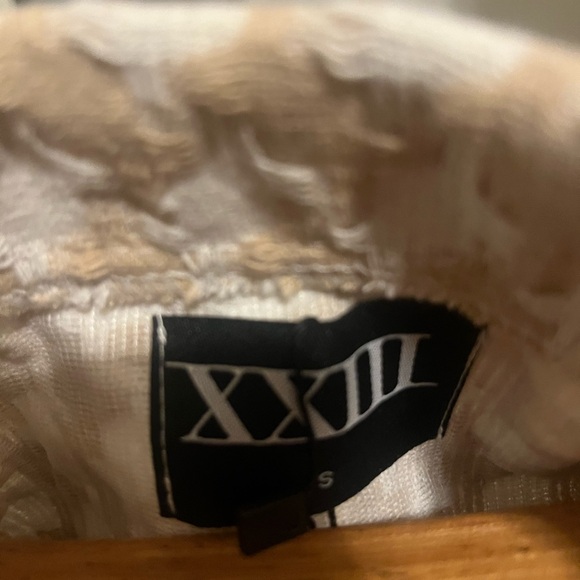 Jacquard Weave Button up shirt - Picture 4 of 7